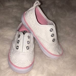 Koala Kids Brand girls slip on shoes size 6